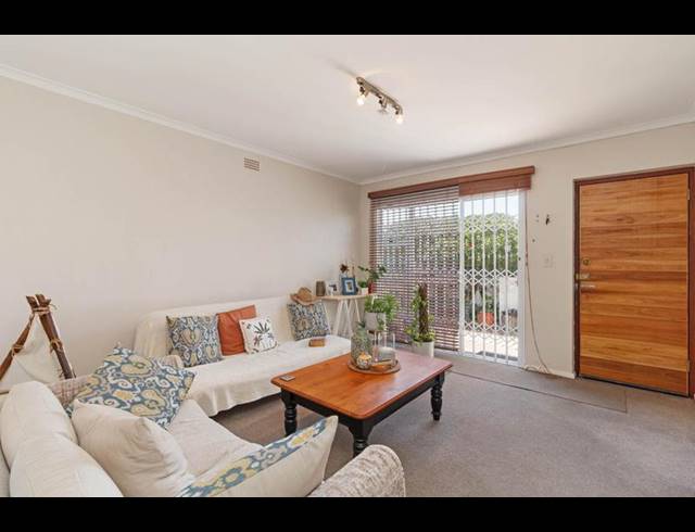 3 BEDROOM HOUSE FOR SALE IN LAKESIDE